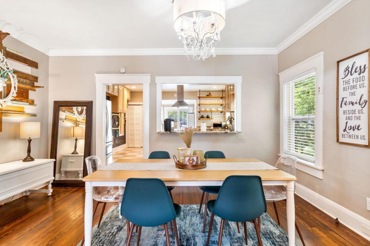 Four Different Options At One Great Location-- 1 - Spacious 3 Bed 2 Bath House Or 2- 2Nd Floor 2 Bed 1 Bath Guesthouse Or 3- 1St Floor Studio Or 3- A Tiny Home Rv Tampa Exterior foto